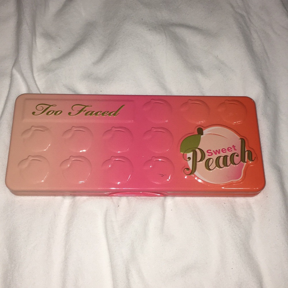 Too Faced Sweet Peach eyeshadow palette